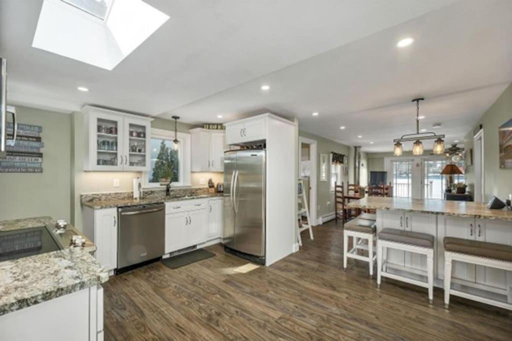 Waterfront Home With Dock Belmont エクステリア 写真