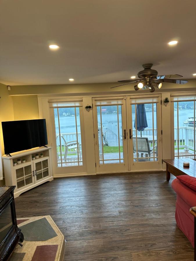 Waterfront Home With Dock Belmont エクステリア 写真