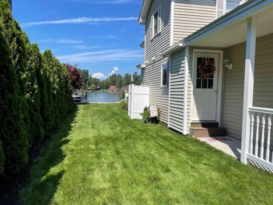 Waterfront Home With Dock Belmont エクステリア 写真